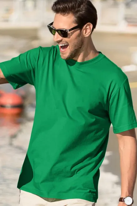 Klasyczna koszulka męska, zielona trawa